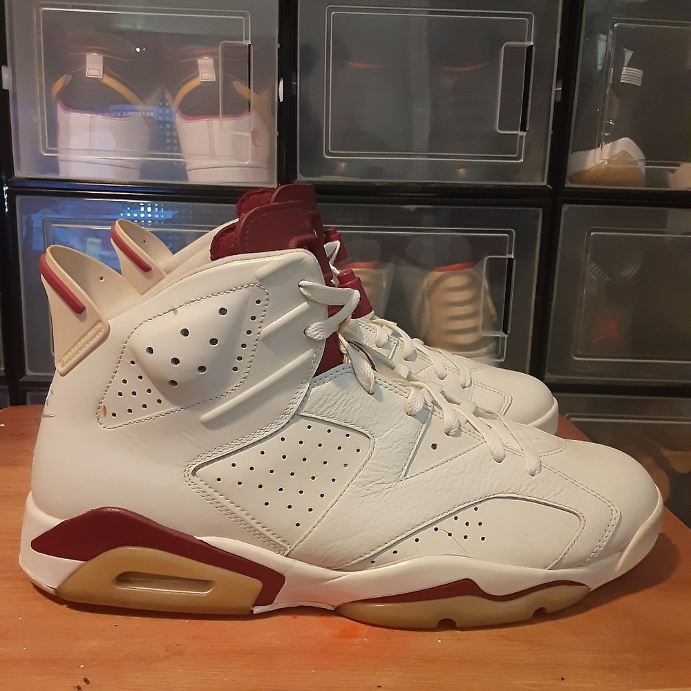 Jordan 6 Maroon